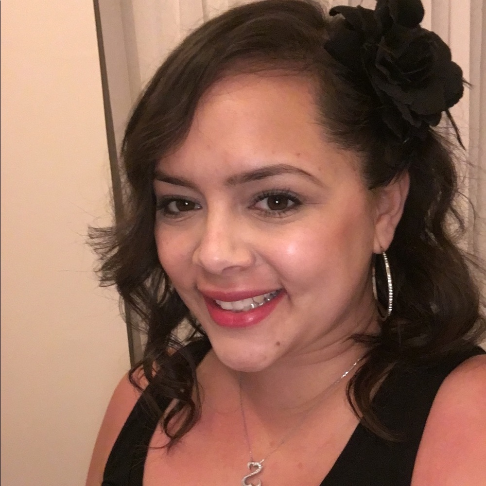 Meet your Posher, Mia